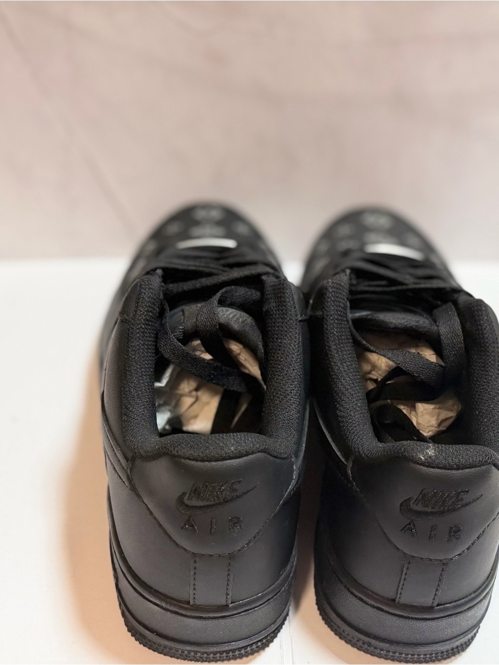 Nike Black Low-Top Leather Sneakers